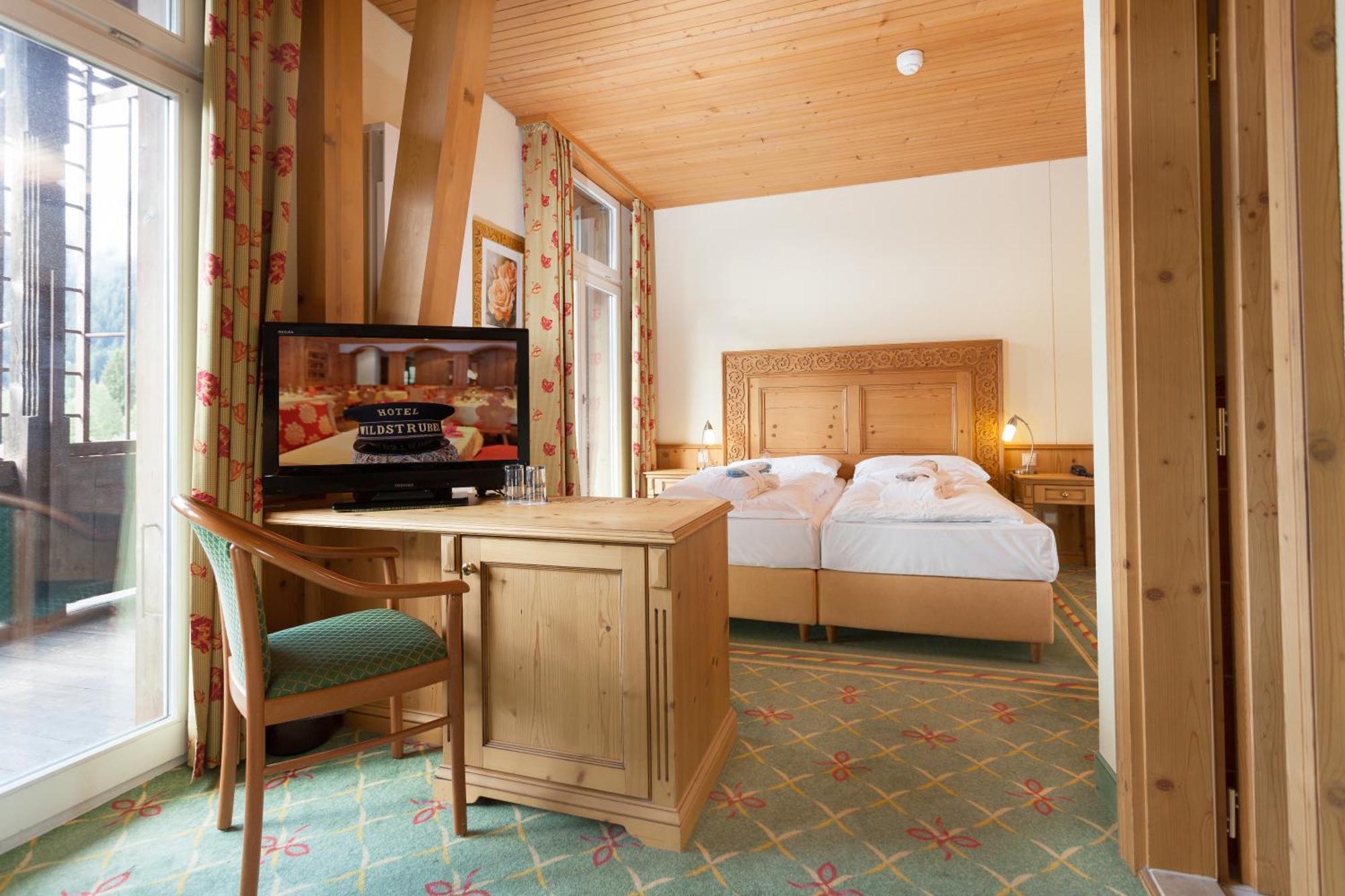 Sporthotel Wildstrubel レンク エクステリア 写真