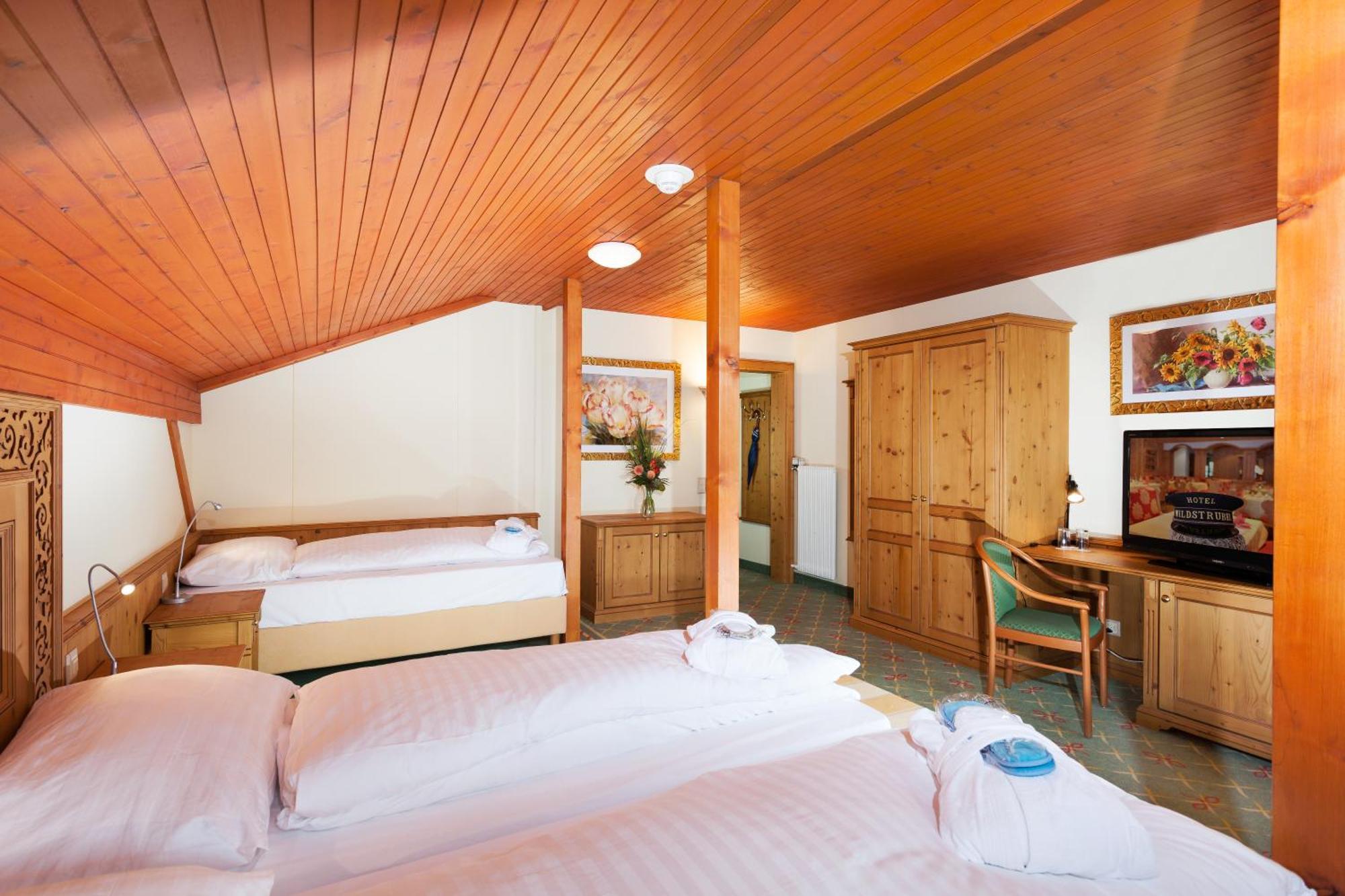 Sporthotel Wildstrubel レンク エクステリア 写真
