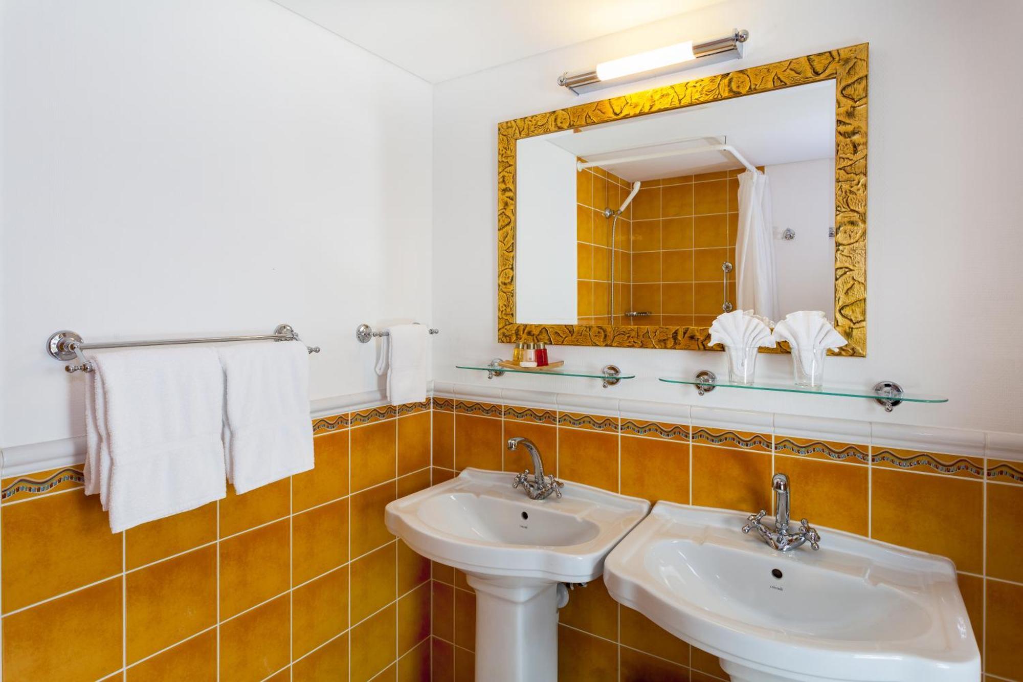 Sporthotel Wildstrubel レンク エクステリア 写真