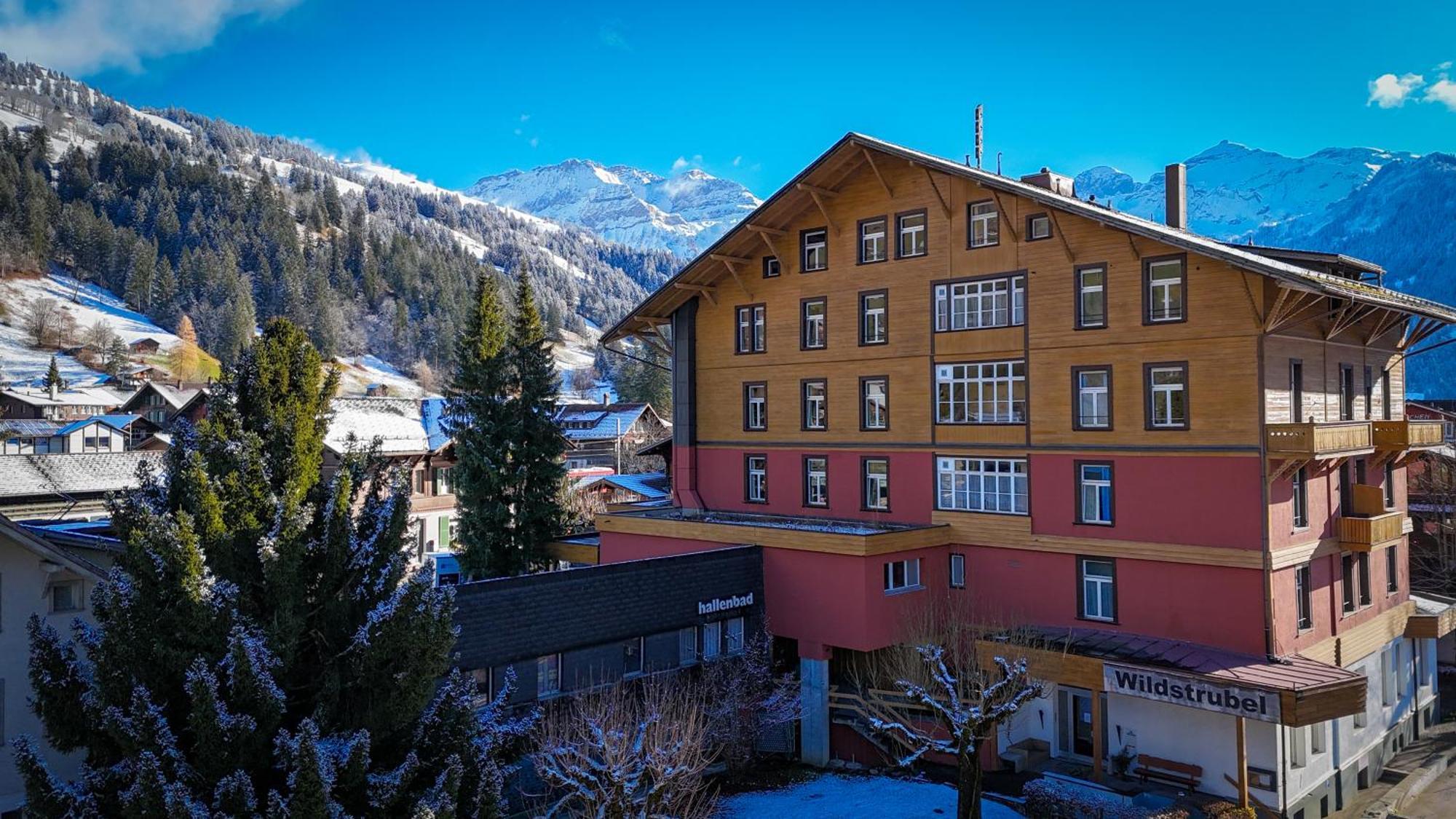 Sporthotel Wildstrubel レンク エクステリア 写真